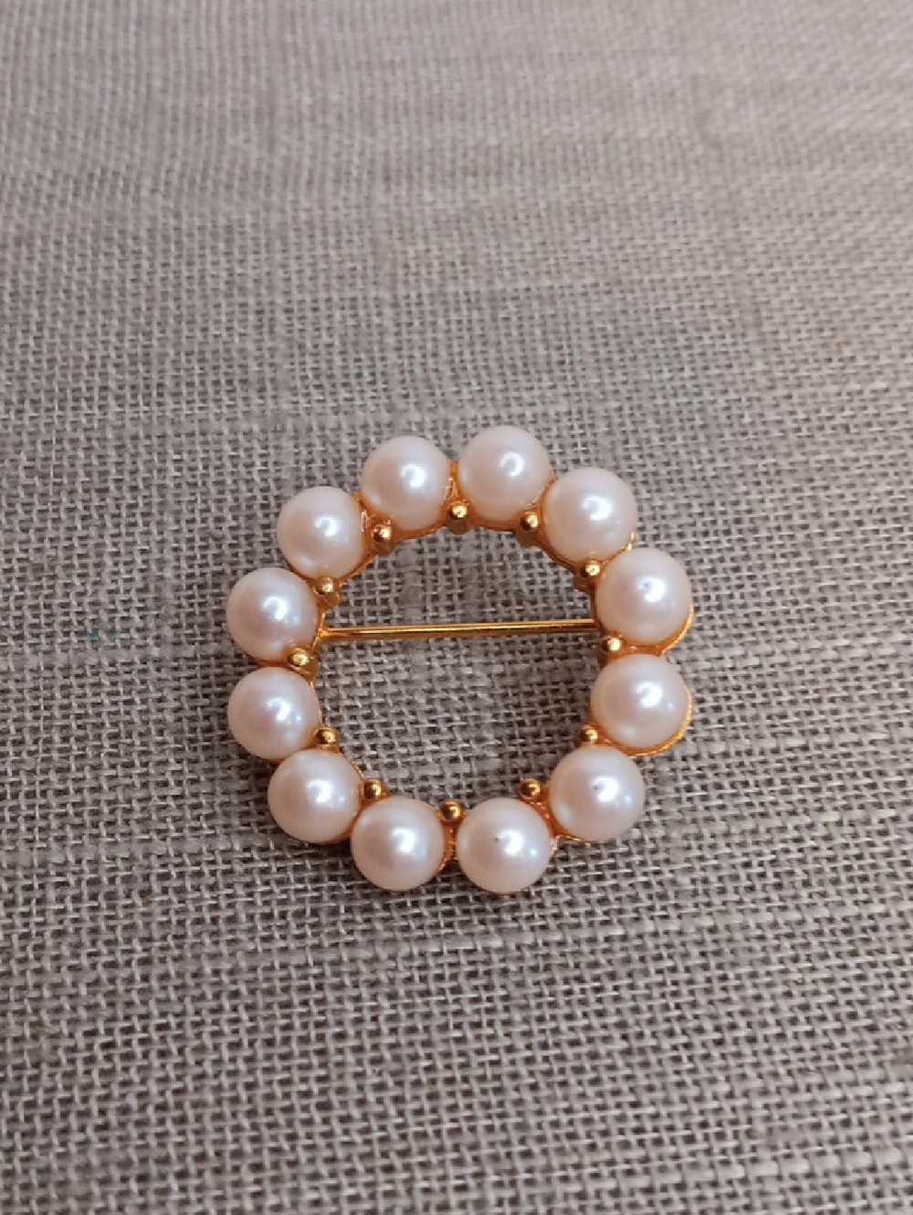 Faux Pearl Gold Tone Eternity Brooch Vintage